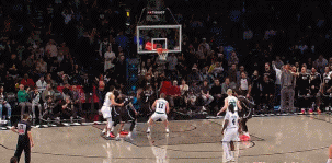 可惜!篮网落后2分但没暂停 C-约翰逊超远三分不中&抱怨被犯规