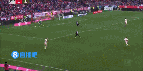 萨内本赛季各项赛事已打进11球,超越上赛季各项赛事10球总进球数